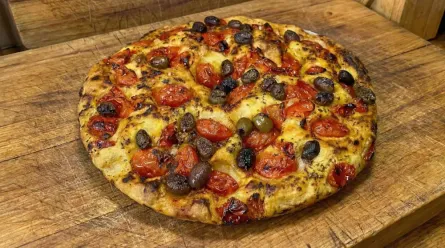 Focaccia Pugliese: Patate e Pomodorini